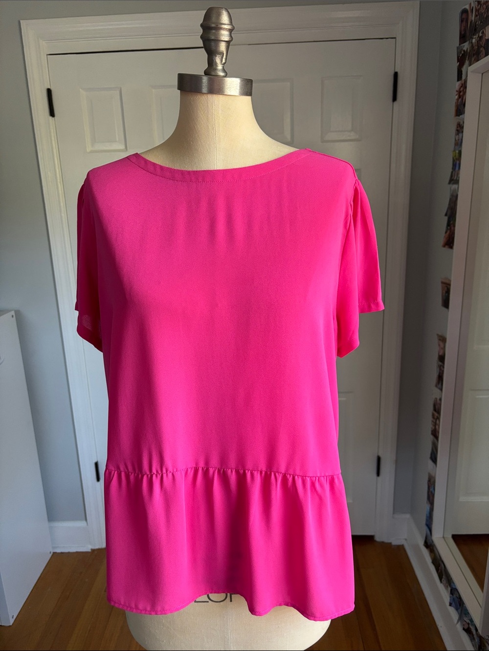 Women’s Hot Pink Short Sleeve Peplum Top with Keyhole Back